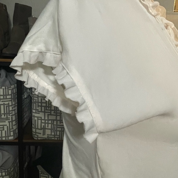 Marc Cain ivory feminine ruffle v neck blouse. Cap sleeve with ruffle. Very soft - Picture 2 of 10